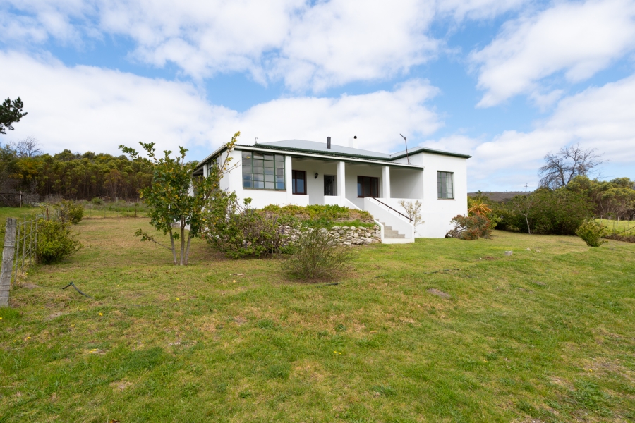 6 Bedroom Property for Sale in Napier Western Cape